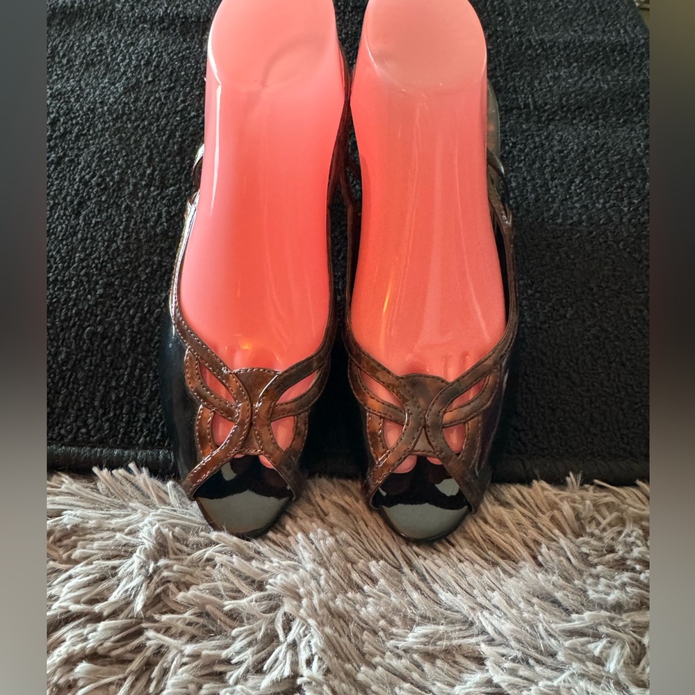 Classy Vintage Easy Street 2.5” Heels - Picture 2 of 9